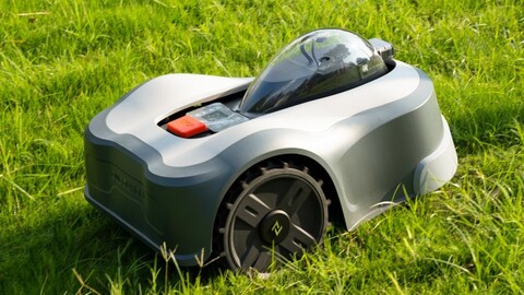 Robotic lawn mower